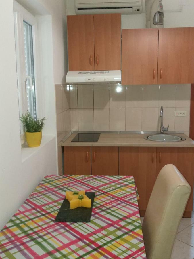 Apartment Ivana Turanj Bagian luar foto