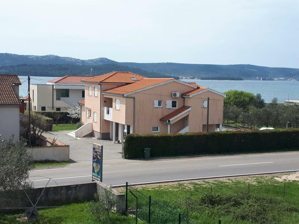 Apartment Ivana Turanj Bagian luar foto